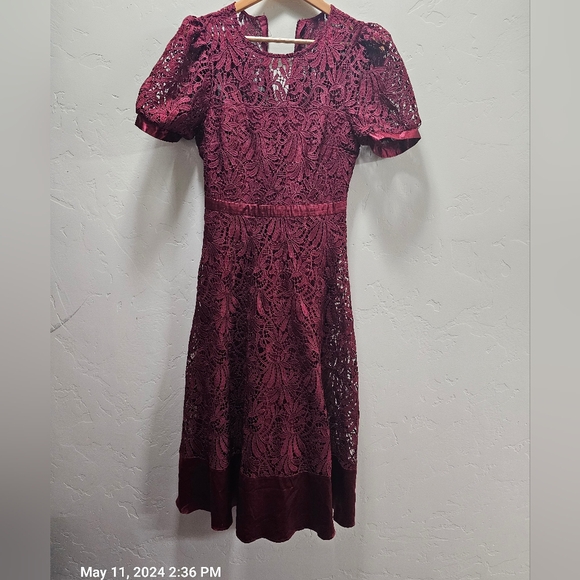 Lulu's Burgundy midi dress puff sleeves - Picture 3 of 7